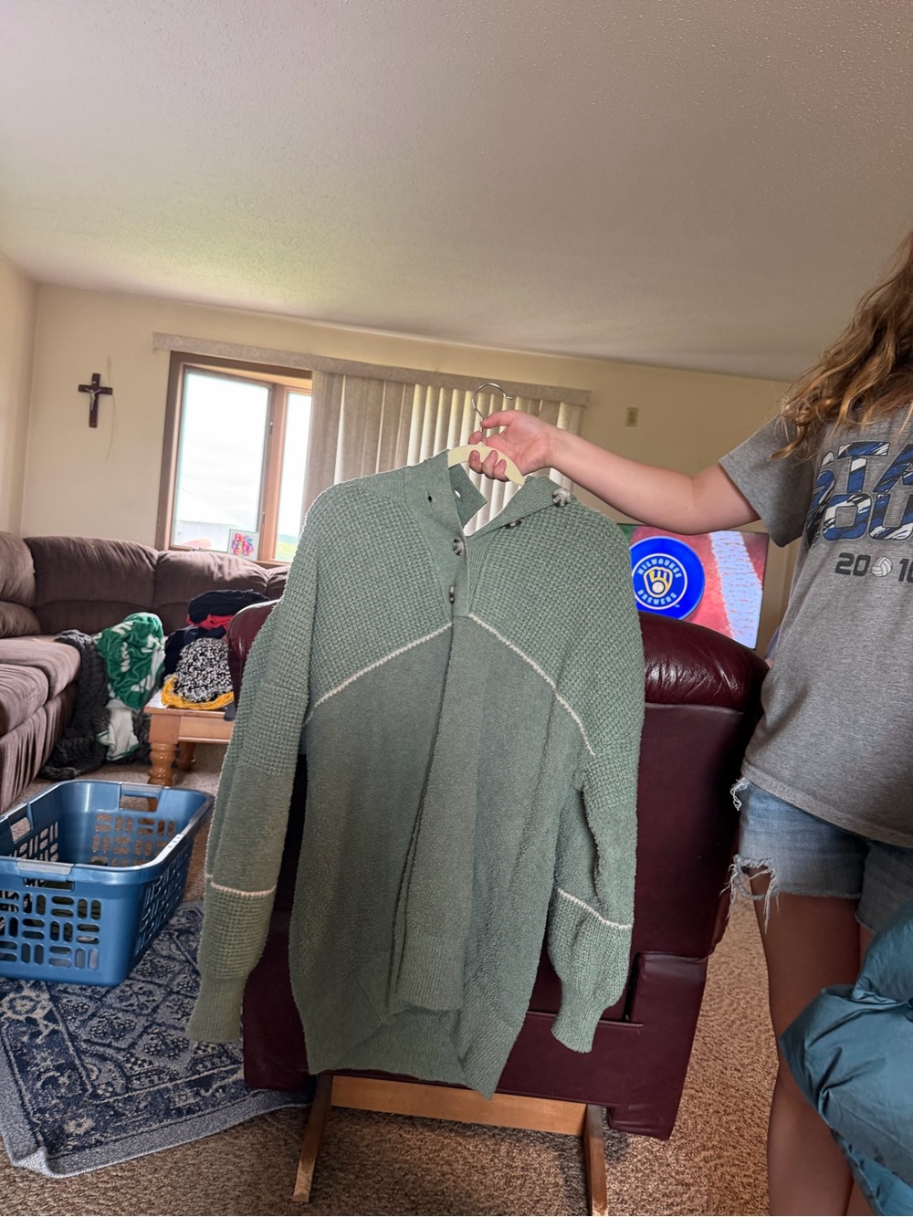 BKE Women’s Green Collared Button-up Sweater